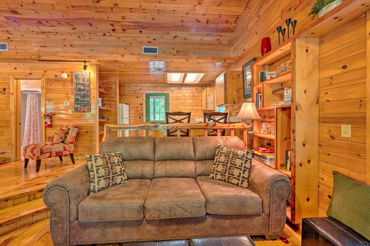 Ideally Located Broken Bow Cabin - Private Hot Tub Ngoại thất bức ảnh