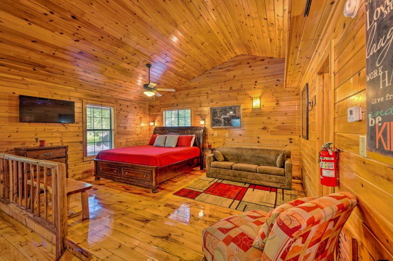 Ideally Located Broken Bow Cabin - Private Hot Tub Ngoại thất bức ảnh